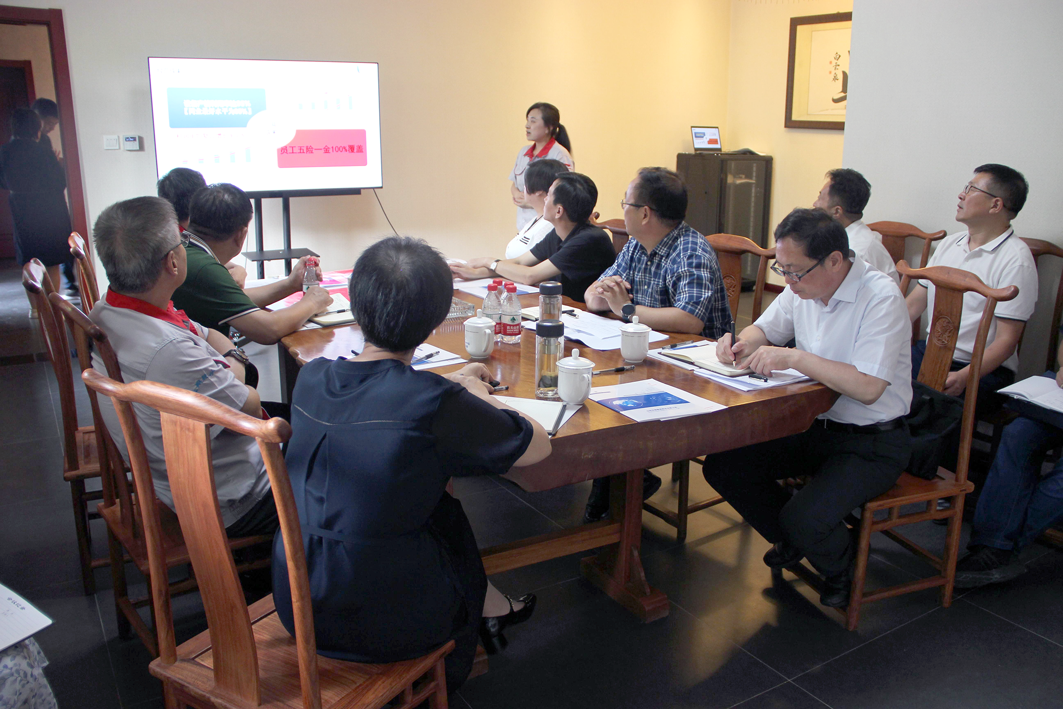 市委常委、統(tǒng)戰(zhàn)部部長(zhǎng)郝忠祥一行蒞臨我司參觀調(diào)研