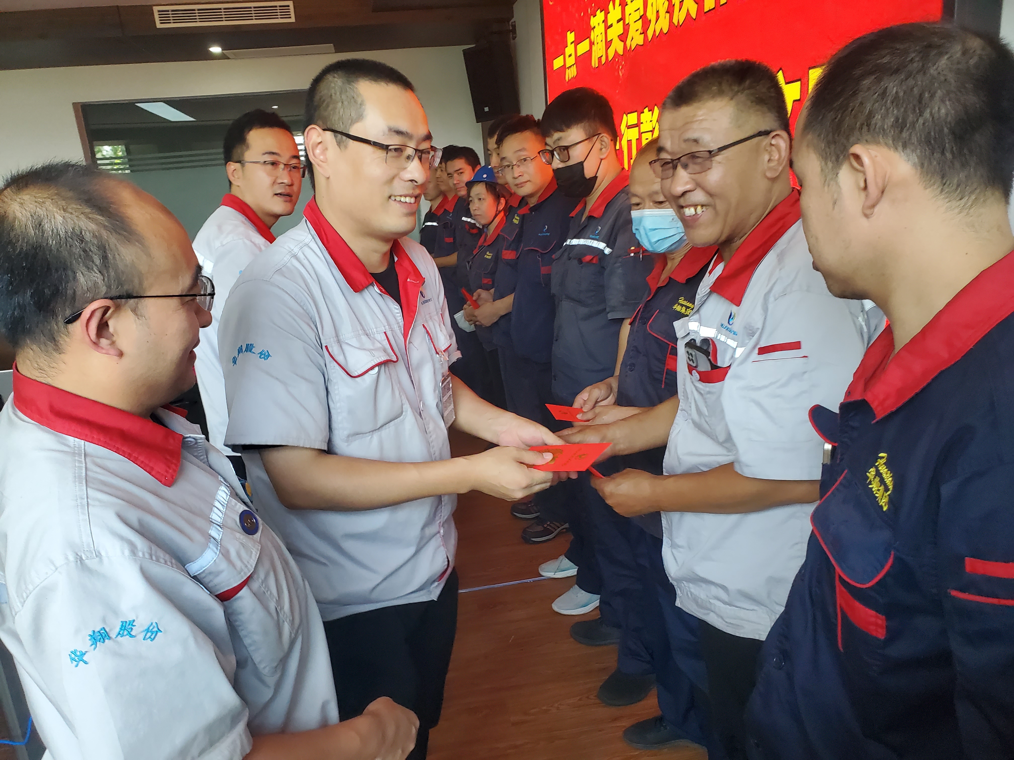 “扶殘助殘有你有我”，華翔很暖心！