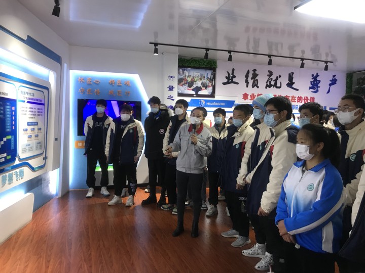 深化產(chǎn)教融合 共筑華翔學(xué)院 ——臨汾職業(yè)技術(shù)學(xué)院機電系全體師生蒞臨華翔集團(tuán)參觀學(xué)習(xí)
